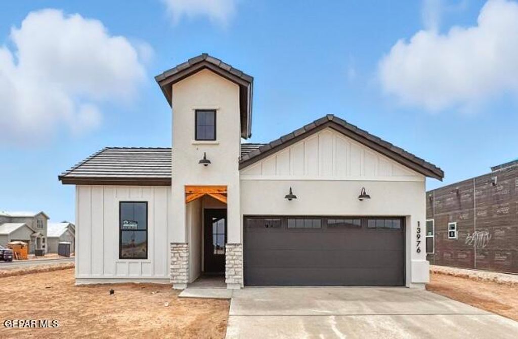 Photo of 13976 Paseo Central Avenue, Horizon City, TX 79928 (MLS # 931054)