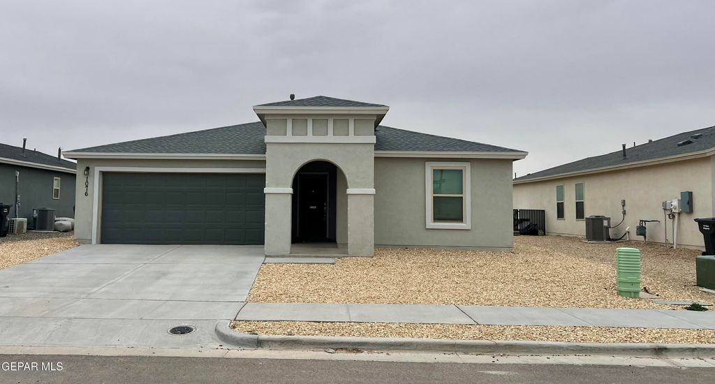 Photo of 1076 Nalito Beltran Place, Horizon City, TX 79928 (MLS # 937892)