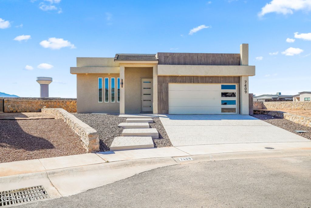 Photo of 7409 Norte Mesa Ln Lane, El Paso, TX 79934 (MLS # 931533)