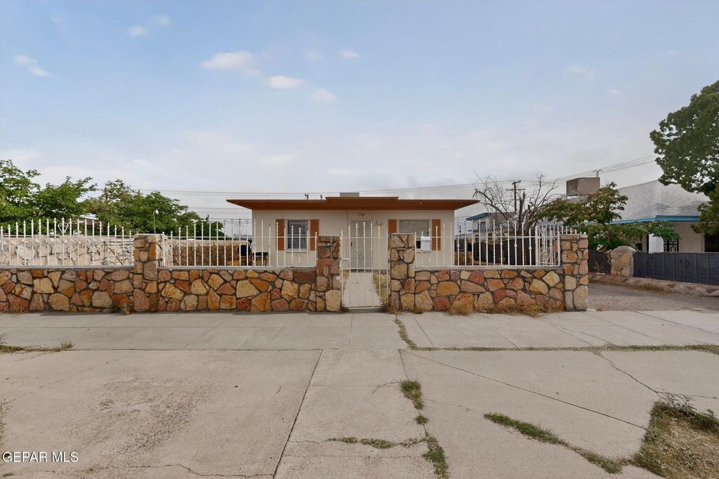 Photo of 3304 HAMILTON Avenue, El Paso, TX 79930 (MLS # 943701)