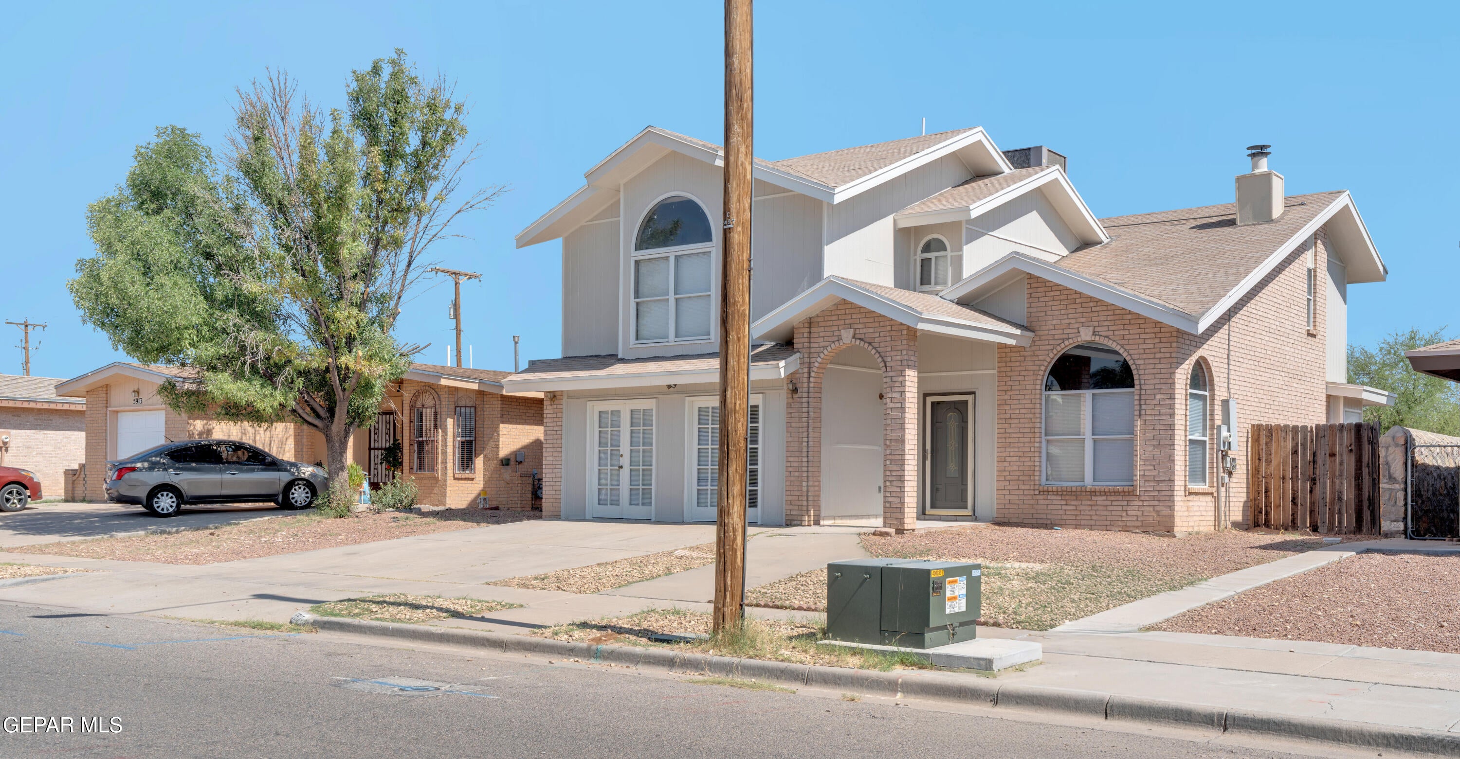 5917 CHIPPENDALE Avenue