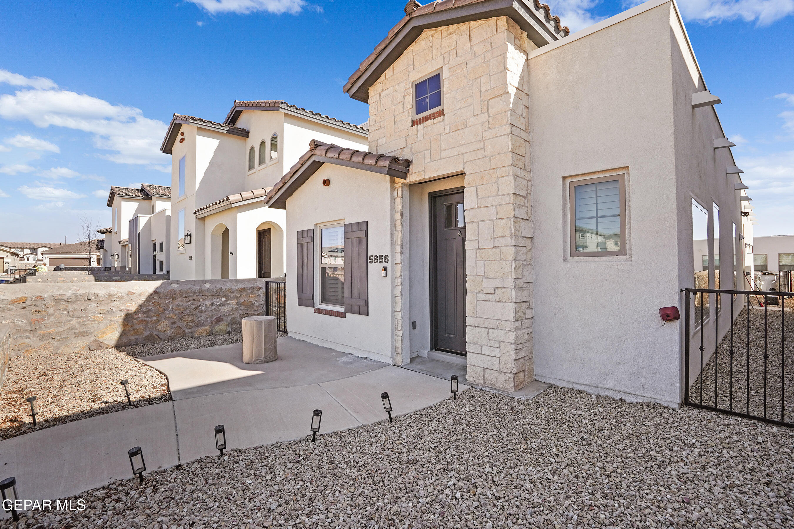 5856 KOBE BRYANT Street