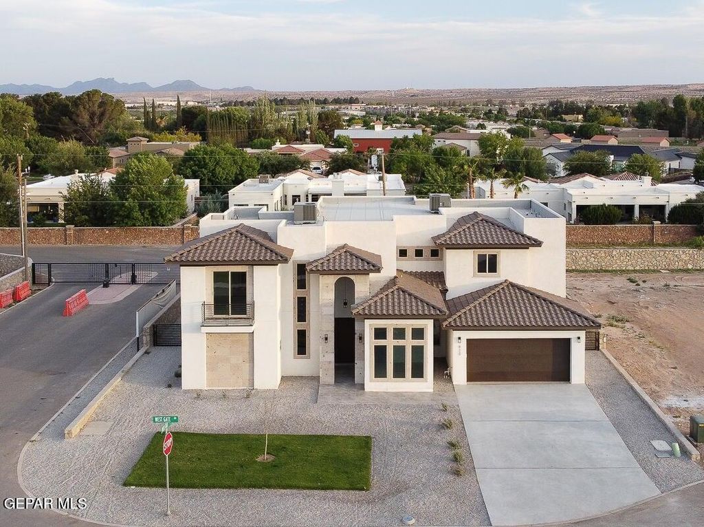 Photo of 820 West Gate Drive, El Paso, TX 79932 (MLS # 945353)