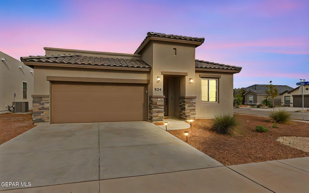 Photo of 824 Paseo Solar Drive, El Paso, TX 79928 (MLS # 931199)