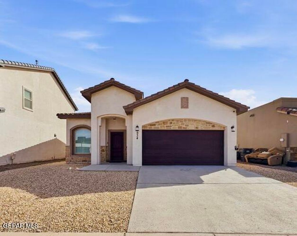 Photo of 934 AIRSHIP Place, El Paso, TX 79928 (MLS # 938536)