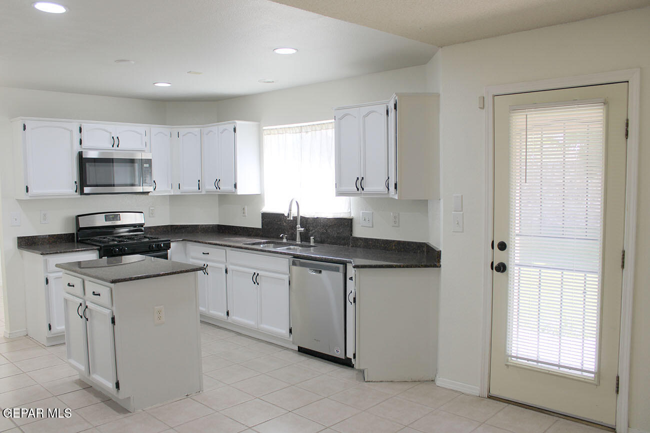 815 SAGUARO PARK Court