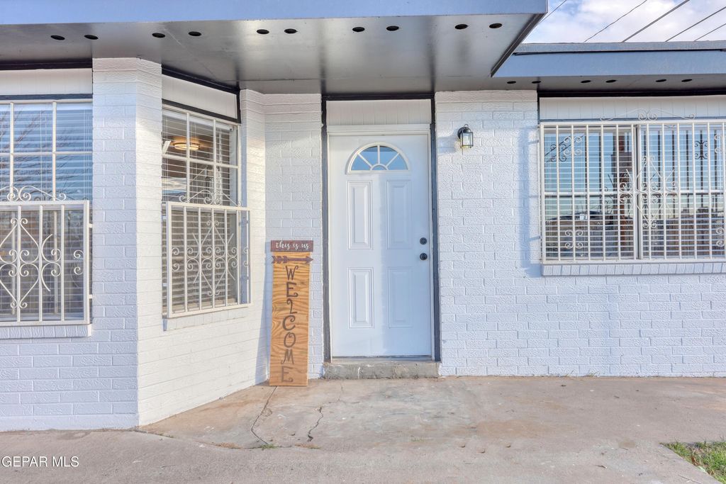 Photo of 724 SPALDING Way, El Paso, TX 79907 (MLS # 938021)