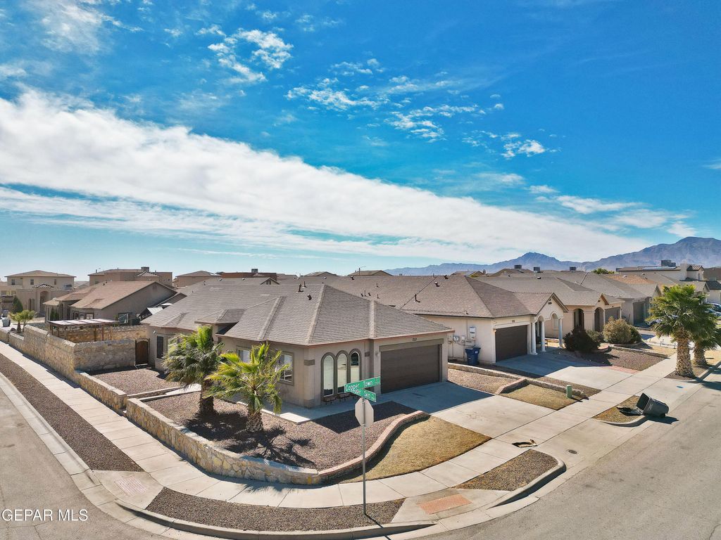 Photo of 7212 Copper Town Drive, El Paso, TX 79934 (MLS # 938630)