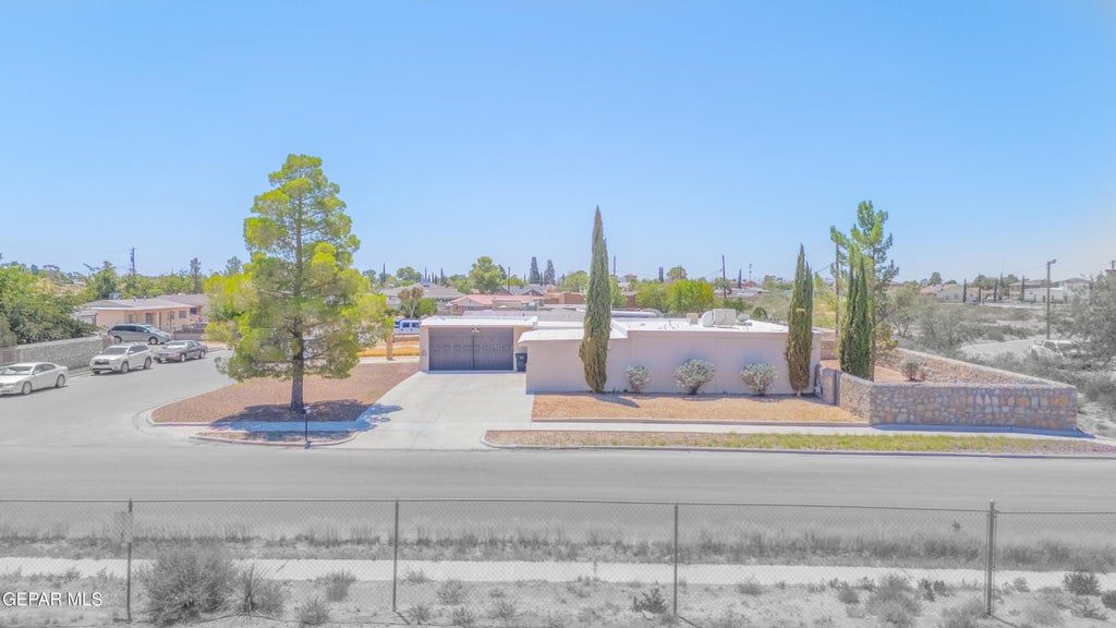 Photo of 14108 MCMAHON Avenue, Horizon City, TX 79928 (MLS # 950142)