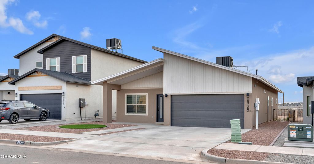 Photo of 9928 Marisabel Place, Socorro, TX 79927 (MLS # 931924)