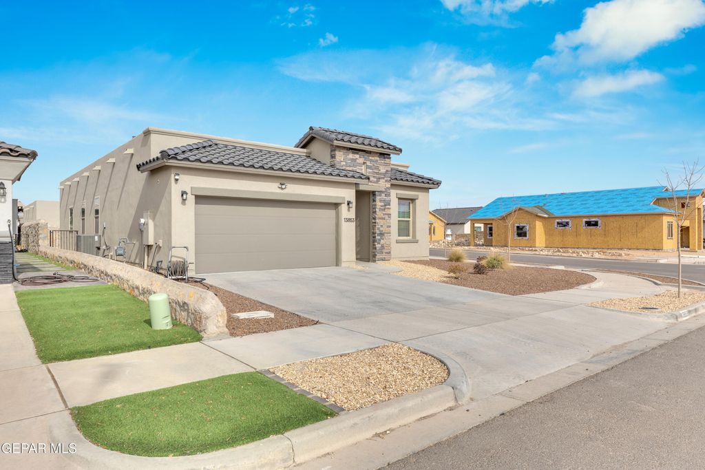 Photo of 13853 Paseo Perlas Drive, Horizon City, TX 79928 (MLS # 937347)