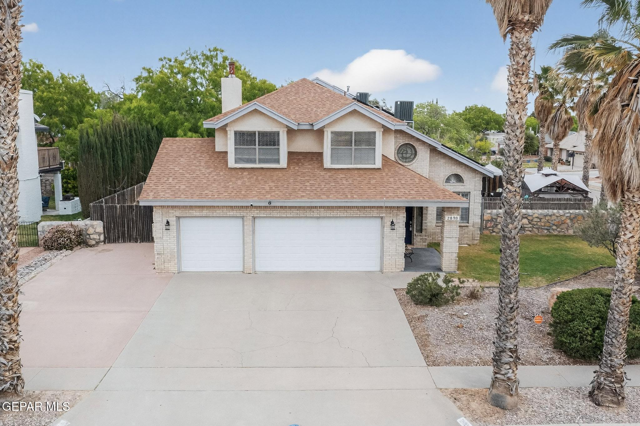 2090 GUS MORAN Street