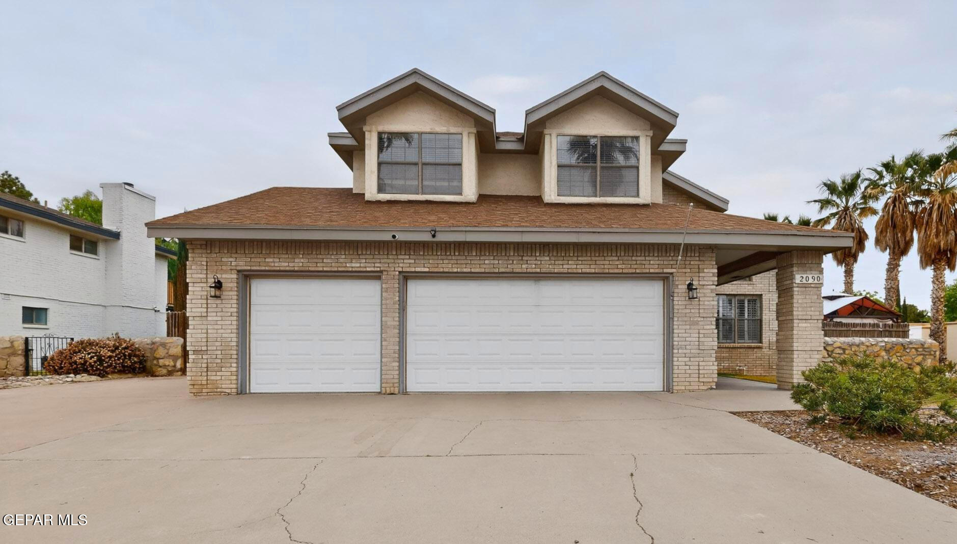 2090 GUS MORAN Street