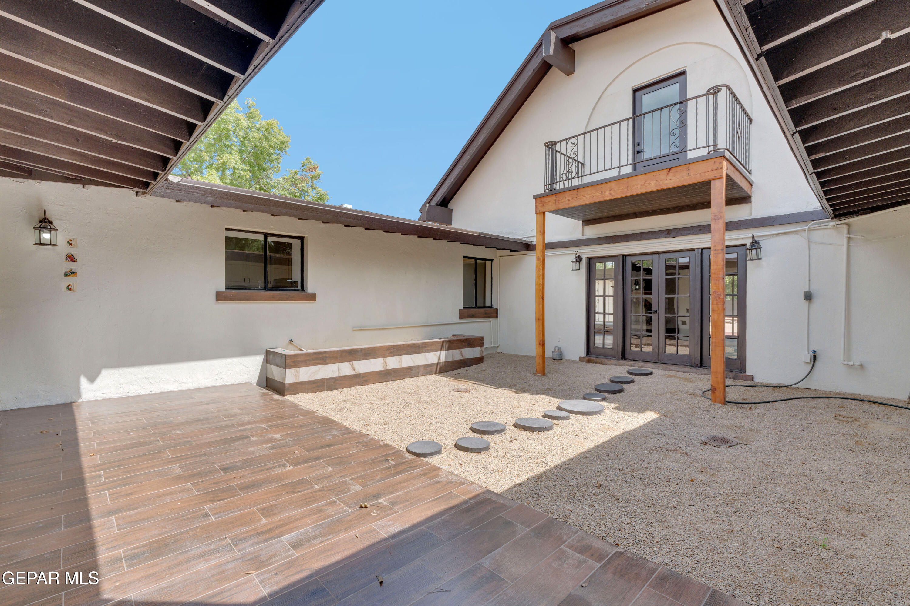 5116 CAMINO DE LA VISTA Drive