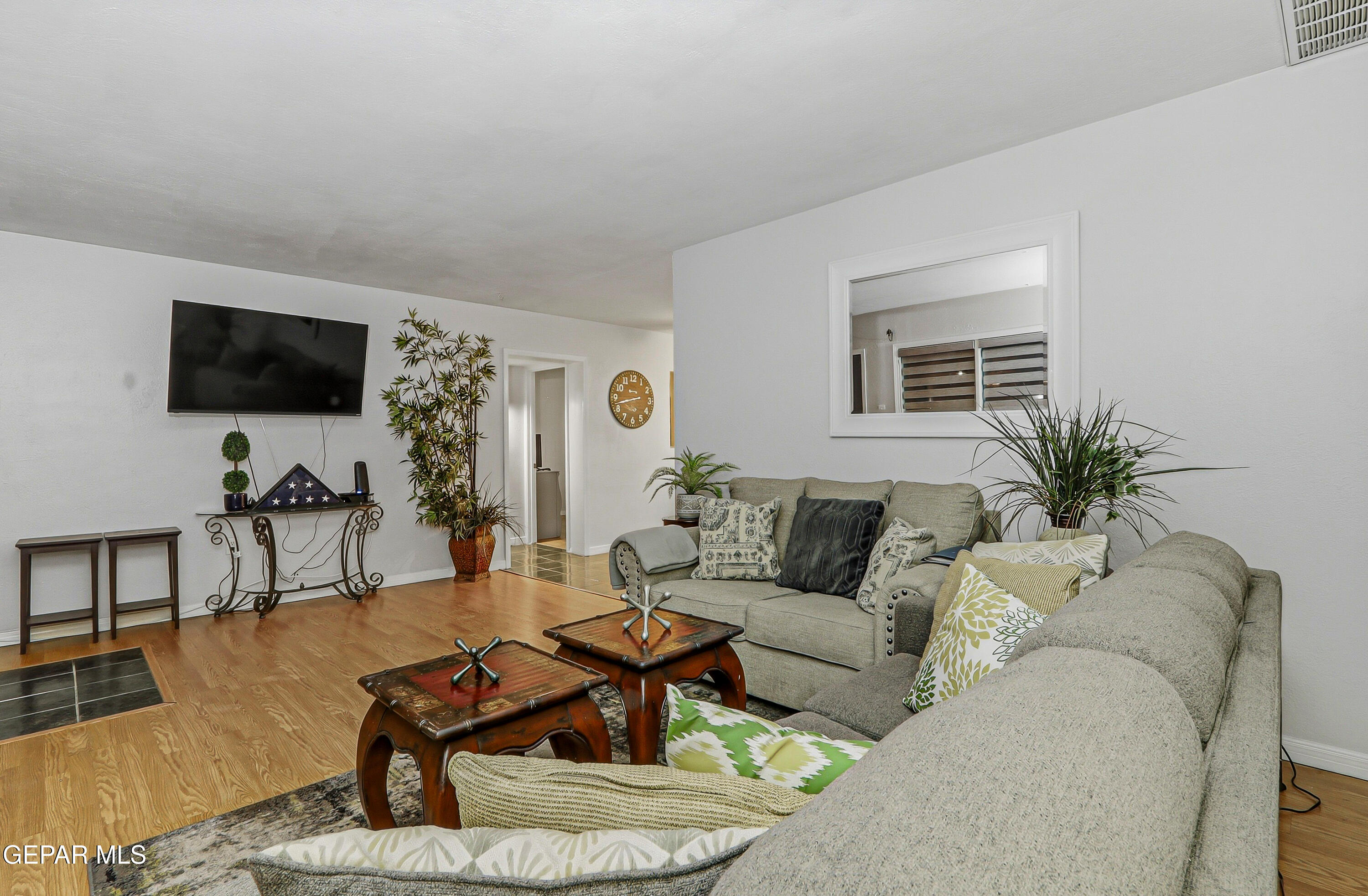 1135 CUBA Drive