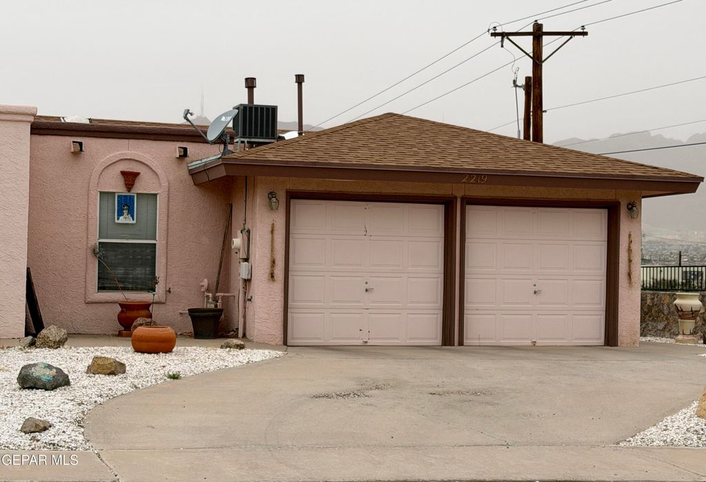 Photo of 2219 KING JAMES Place, El Paso, TX 79903 (MLS # 942685)