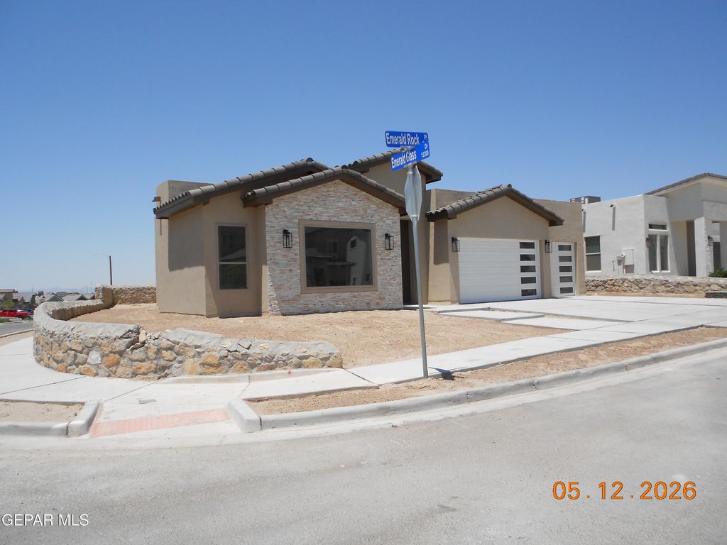 Photo of 205 EMERALD ROCK Place, El Paso, TX 79928 (MLS # 943870)