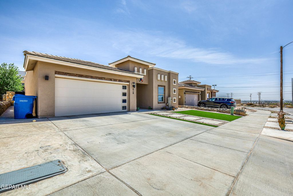 Photo of 418 S MANZANITA Drive, El Paso, TX 79928 (MLS # 941196)