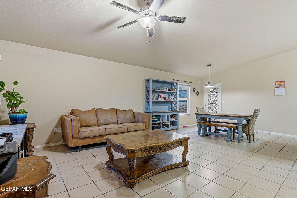 Photo of 11737 AUTUMN WHEAT Drive, El Paso, TX 79934 (MLS # 940073)