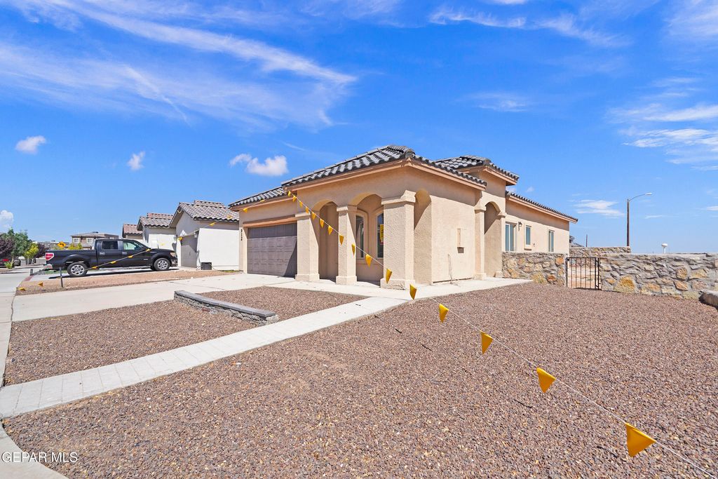 Photo of 13833 Paseo Central Avenue, El Paso, TX 79928 (MLS # 931216)