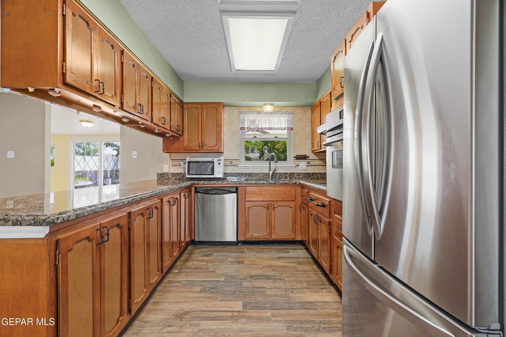 Photo of 1300 SUNBURST Drive, El Paso, TX 79925 (MLS # 946043)
