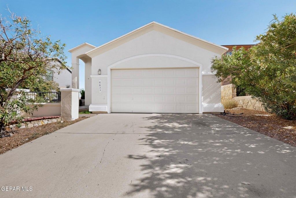 Photo of 6633 Cabana Del Sol Drive, El Paso, TX 79911 (MLS # 948529)