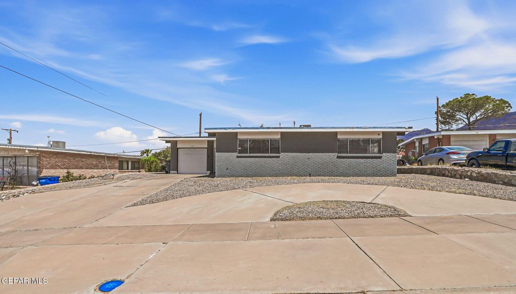 Photo of 313 MARDI GRAS Drive, El Paso, TX 79912 (MLS # 941814)
