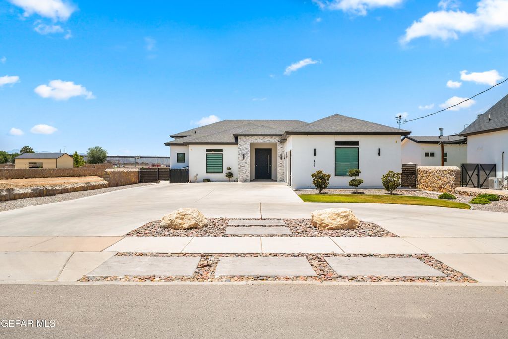 Photo of 417 JAMES Street, El Paso, TX 79915 (MLS # 945314)