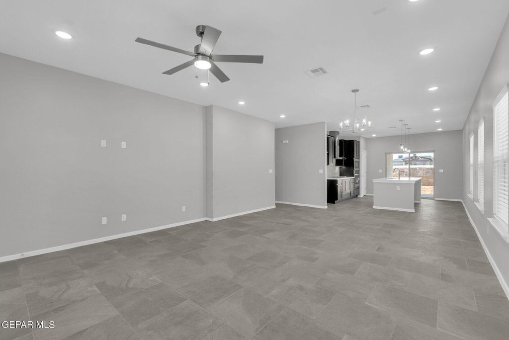 Photo of 13952 GOLDEN SUMMER Court, Horizon City, TX 79928 (MLS # 940345)