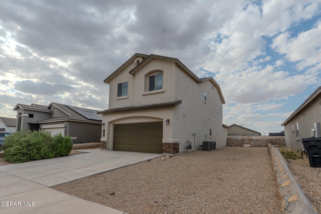 Photo of 13909 Lago Vista Avenue, Horizon City, TX 79928 (MLS # 952648)