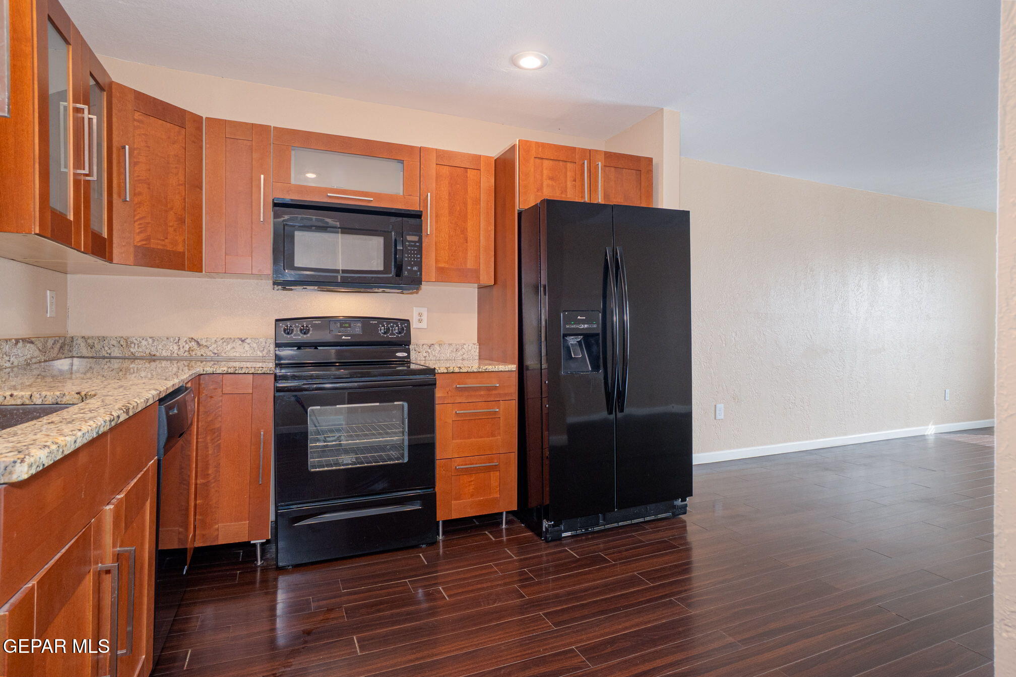 4433 N Stanton Street E210