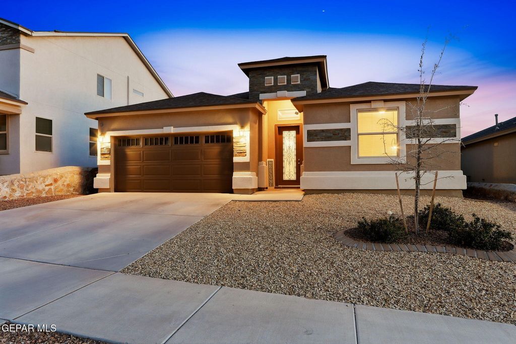 Photo of 12768 HIDDEN EDGE Drive, Horizon City, TX 79928 (MLS # 940140)