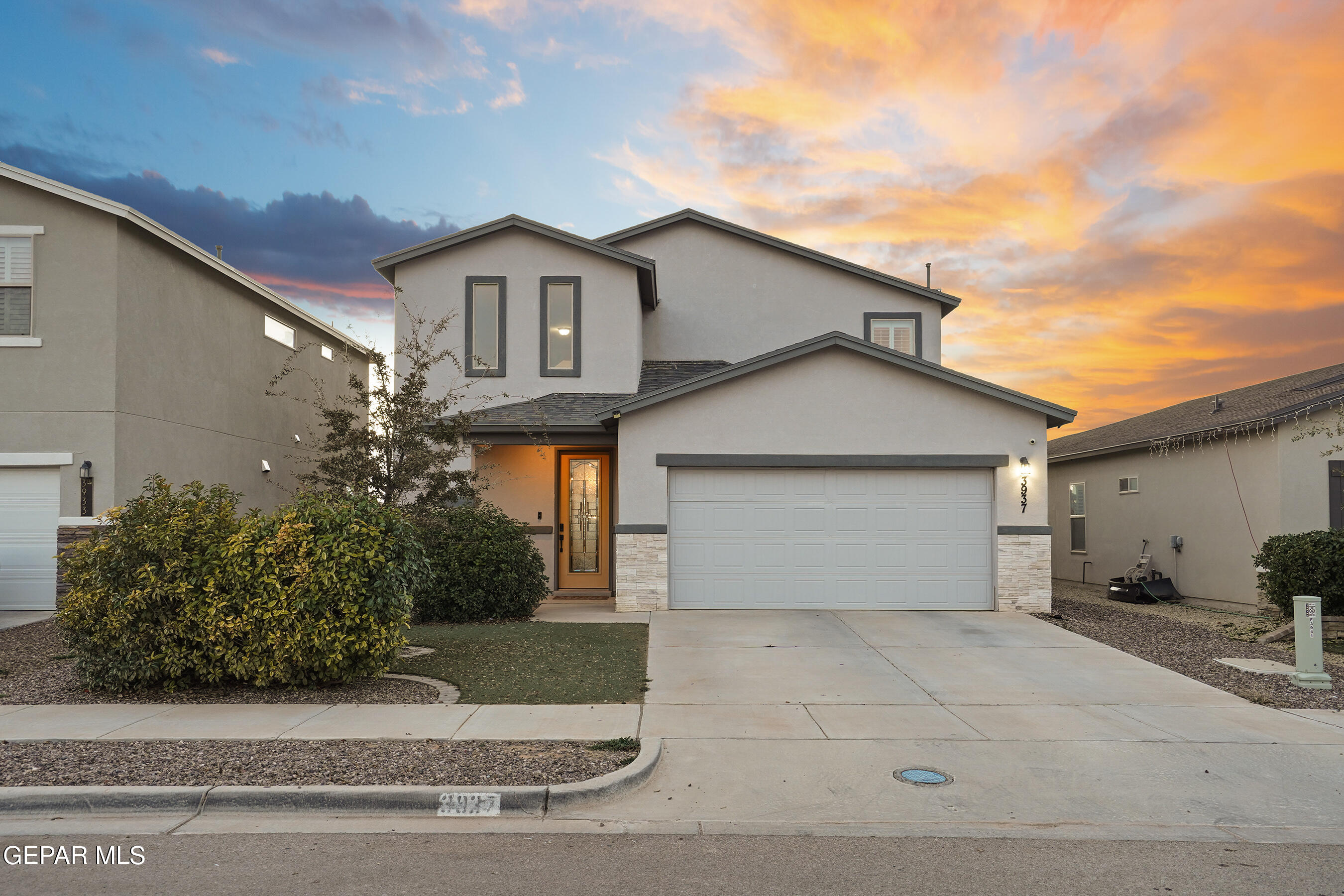 3937 DESERT DUNES Drive