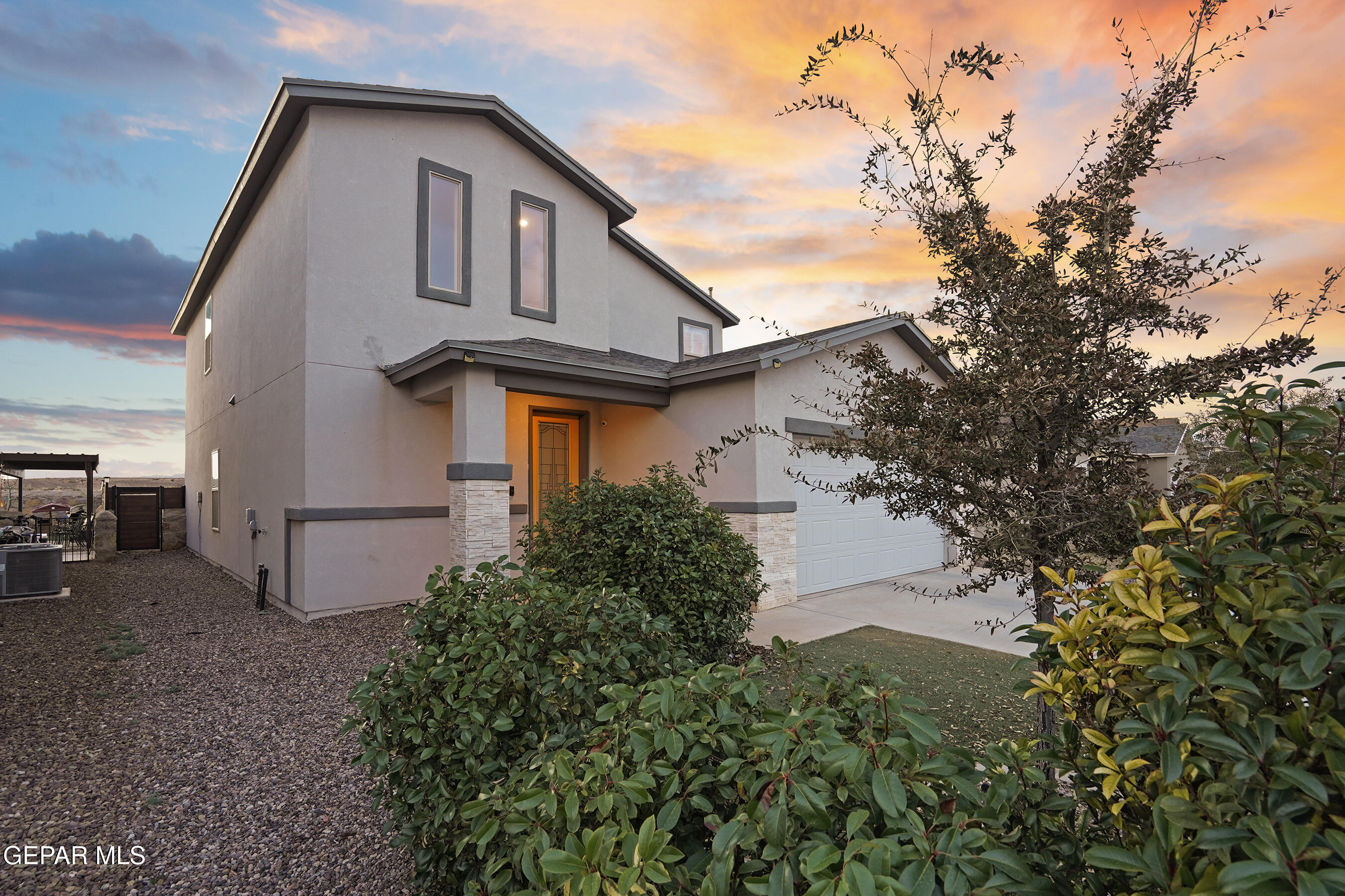 3937 DESERT DUNES Drive