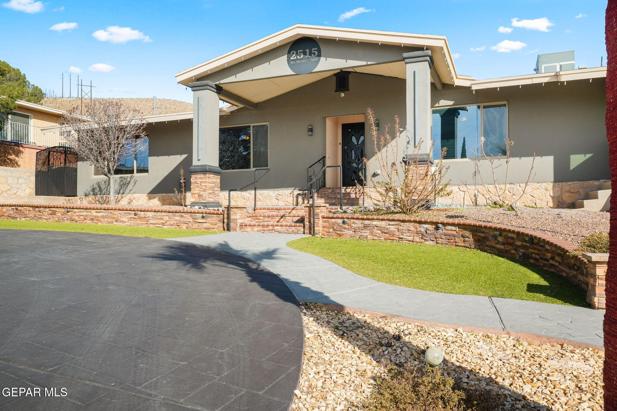 2515 MEMPHIS Avenue