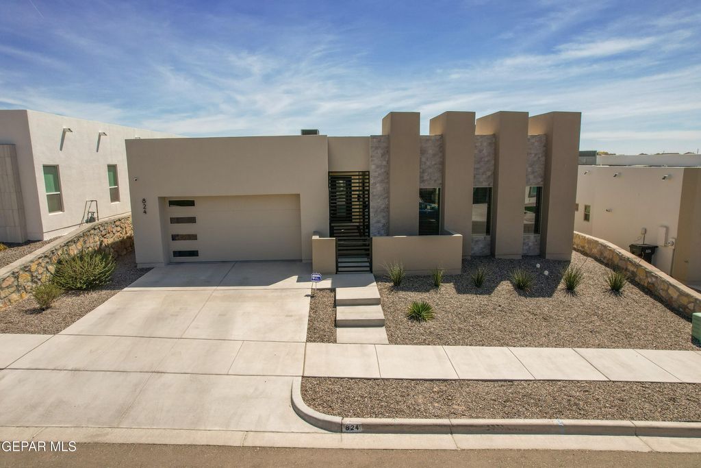 Photo of 824 Durham Way, Horizon City, TX 79928 (MLS # 940666)