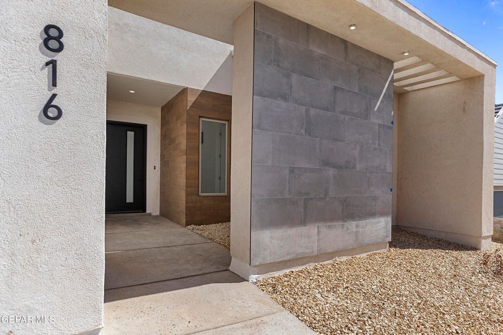 Photo of 816 ACTON Street, Horizon City, TX 79928 (MLS # 931389)