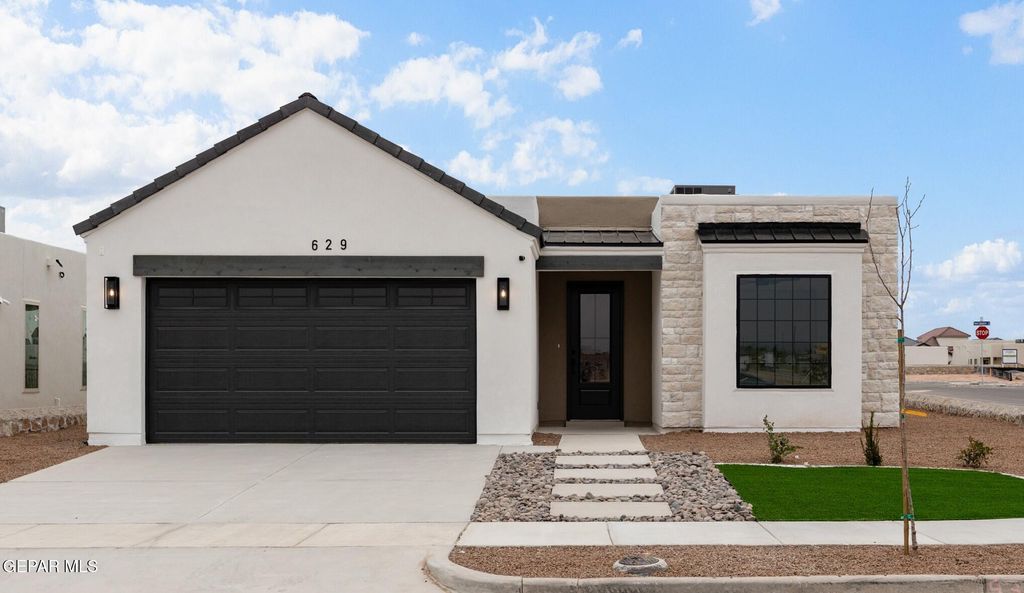 Photo of 629 Paseo De La Reina Street, Horizon City, TX 79928 (MLS # 937960)