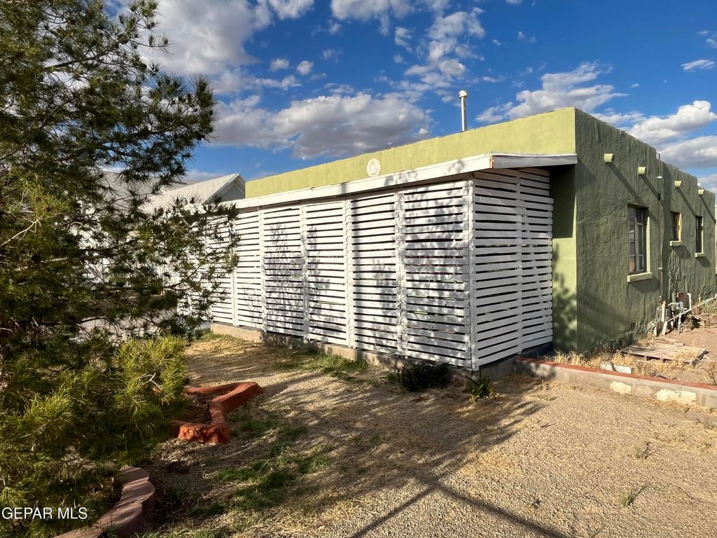 Photo of 230 LOCUST Street, El Paso, TX 79905 (MLS # 941808)