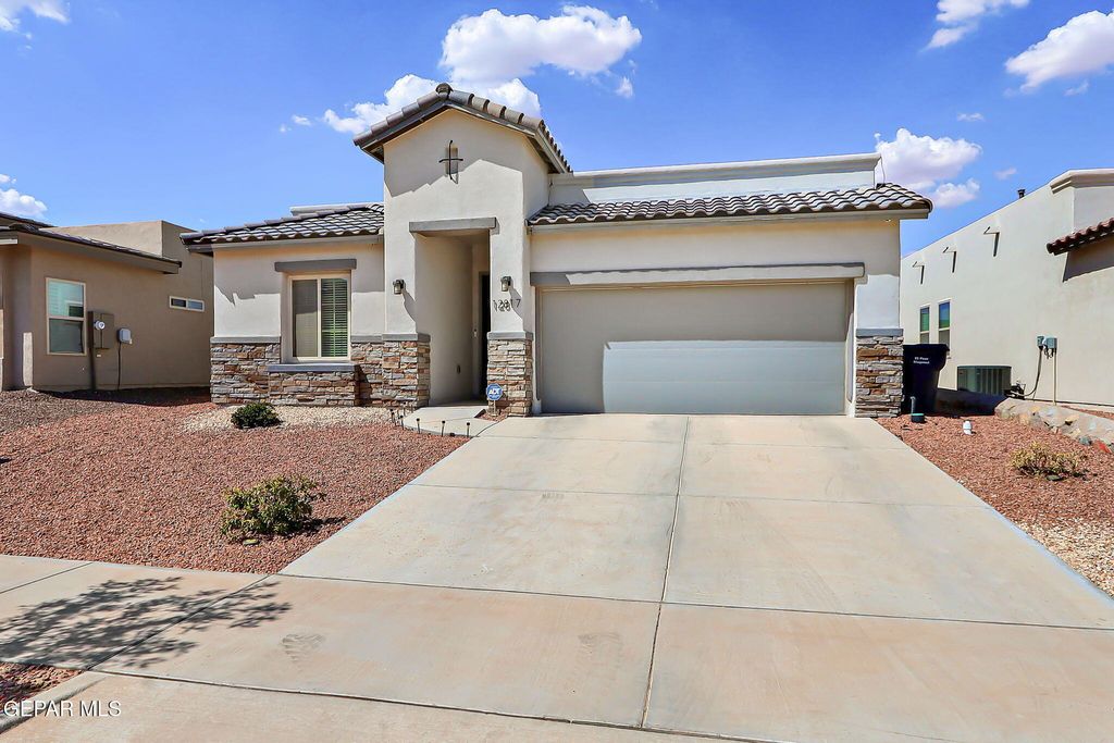 Photo of 12817 LINSTEAD Avenue, El Paso, TX 79928 (MLS # 931082)