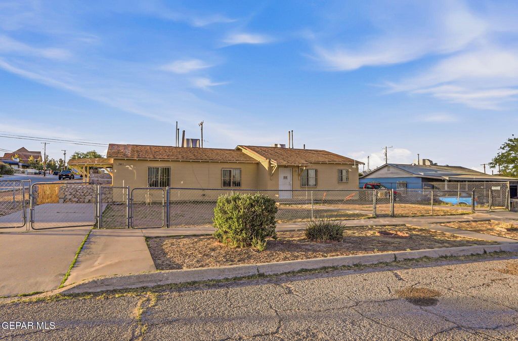 Photo of 3601 LEAVELL Avenue, El Paso, TX 79904 (MLS # 945064)