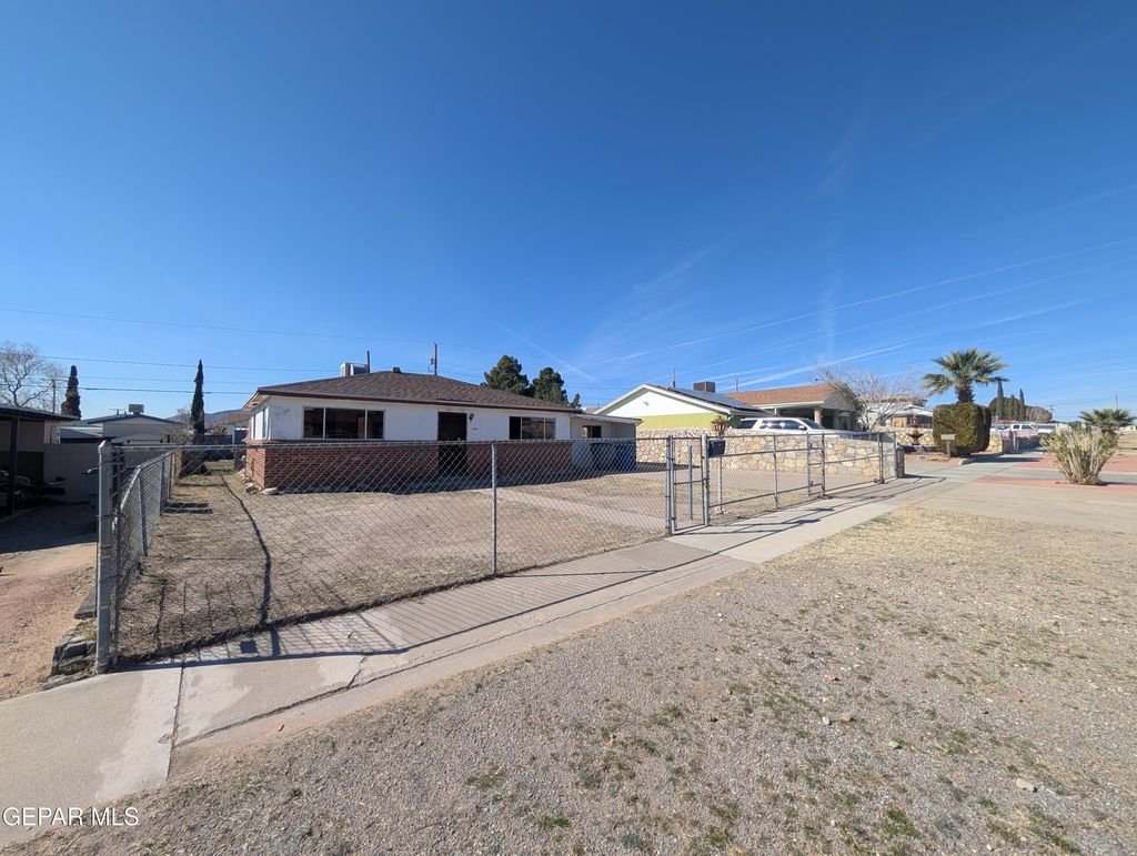 Photo of 1705 CHELSEA Street, El Paso, TX 79903 (MLS # 937816)