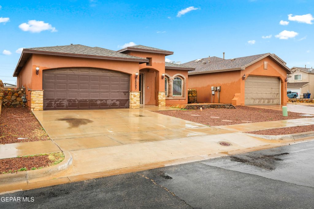 Photo of 2093 CHARLES HORAK Pl, El Paso, TX 79938 (MLS # 940701)