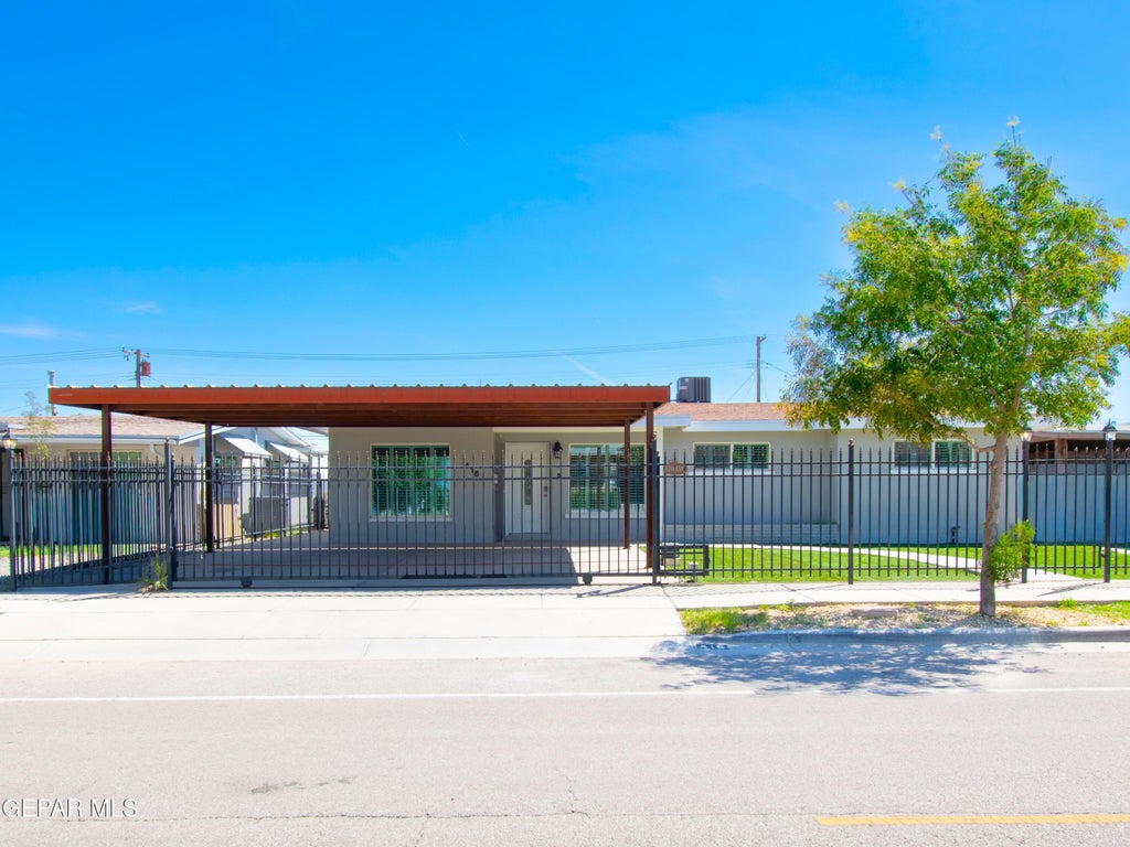 Photo of 416 ENCINO Drive, El Paso, TX 79905 (MLS # 951112)