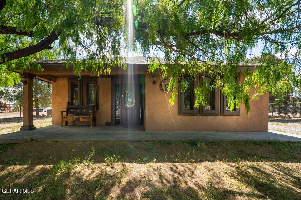 Photo of 11770 Flor Del Sol St, Socorro, TX 79927 (MLS # 942108)