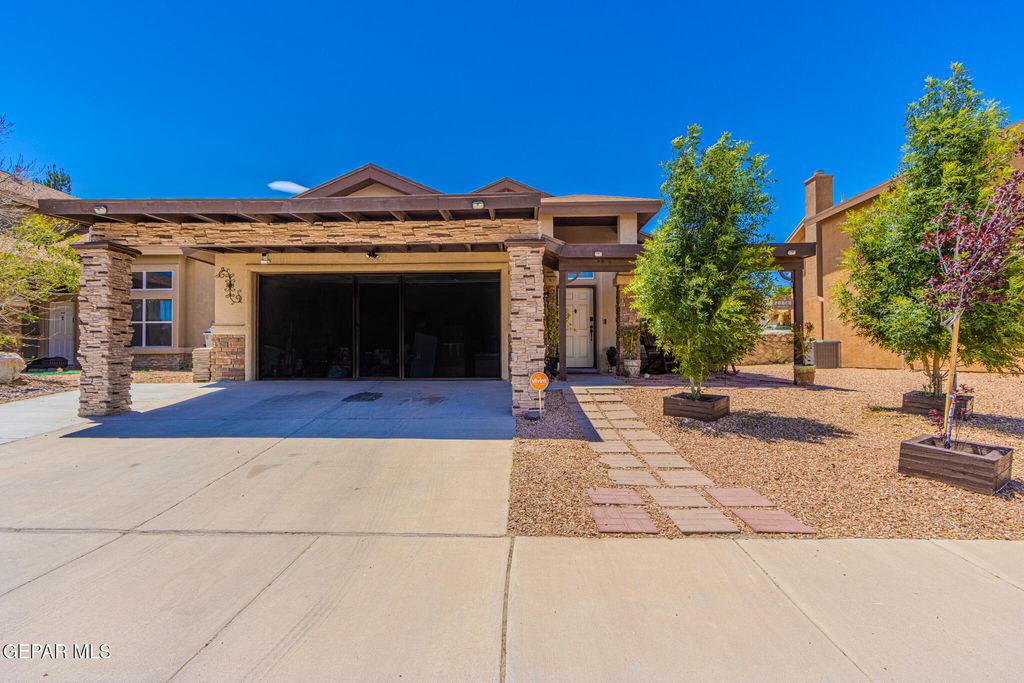 Photo of 2929 PEBBLE ROCK Place, El Paso, TX 79938 (MLS # 943978)