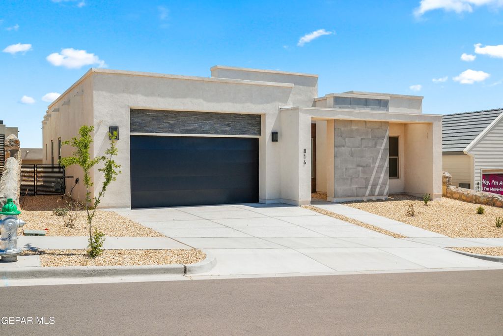 Photo of 816 ACTON Street, Horizon City, TX 79928 (MLS # 942457)