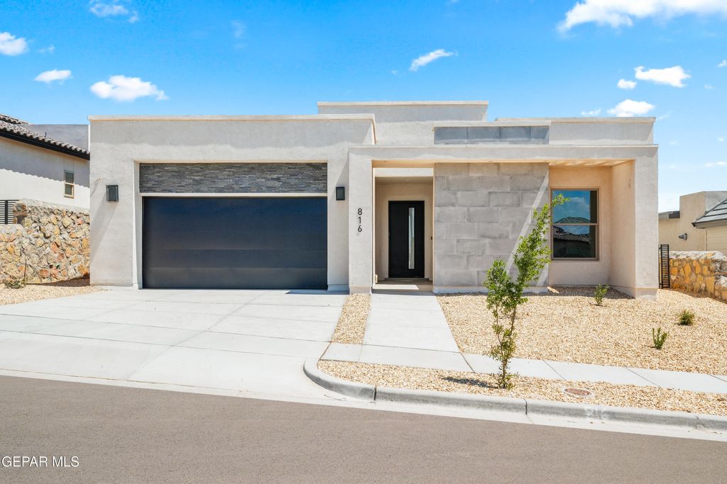 Photo of 816 ACTON Street, Horizon City, TX 79928 (MLS # 942457)