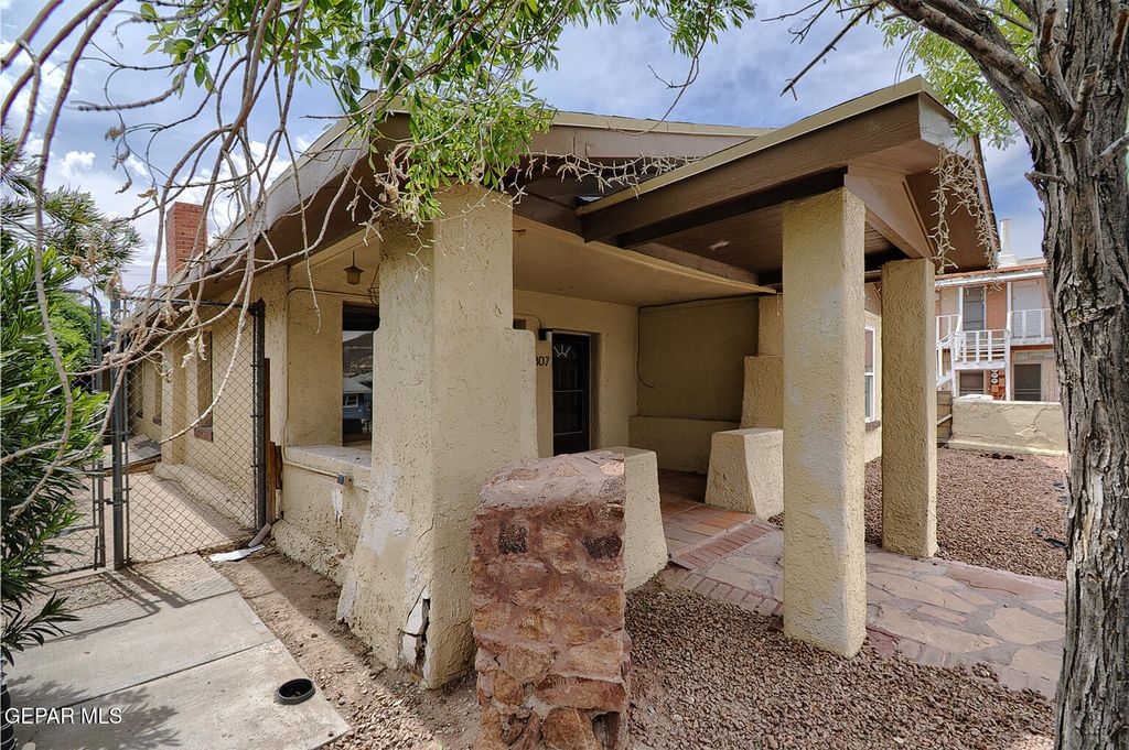Photo of 1307 N VIRGINIA Street, El Paso, TX 79902 (MLS # 942163)