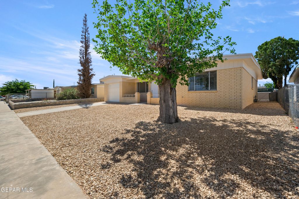Photo of 5604 SARAH ANNE Avenue, El Paso, TX 79924 (MLS # 942807)